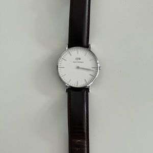 Daniel Wellington 36mm silver watch with dark brown strap